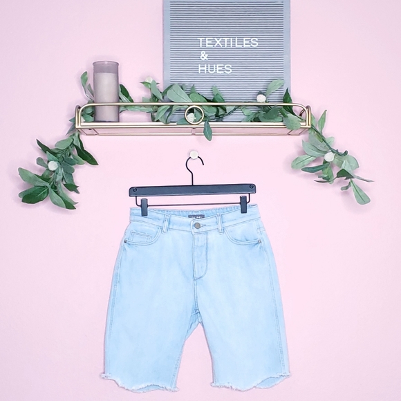 DL1961 Clara Bermuda Light Wash Frayed Bermuda Denim Shorts - Picture 4 of 16